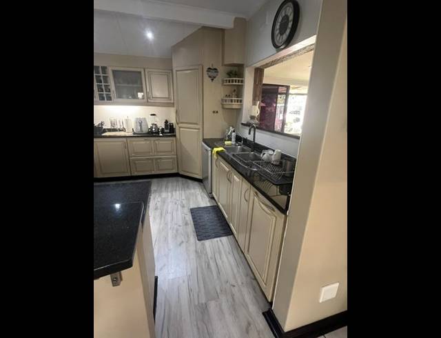 4 BEDROOM HOUSE TO LET IN WESTVILLE